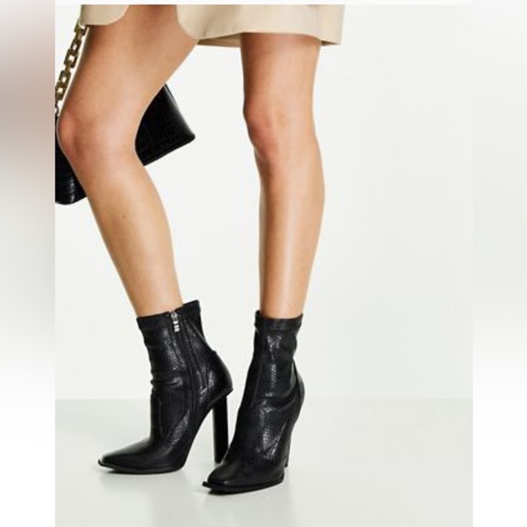 NWT SIMMI LONDON US 10 BLACK SNAKE EMBOSSED BOOT w 4.4.75- 5” SQUARE STILETTO - Picture 1 of 9